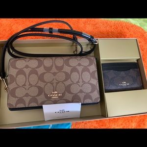 ❌SOLD❌ Authentic Coach Clutch Crossbody And Card Case Set